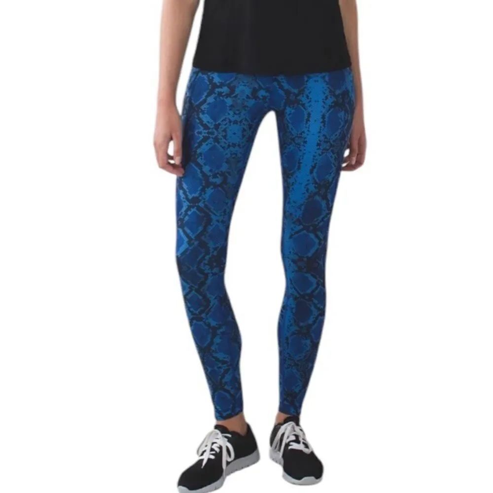 Lululemon Speed Tight IV Blue Snake Print Leggings size 8